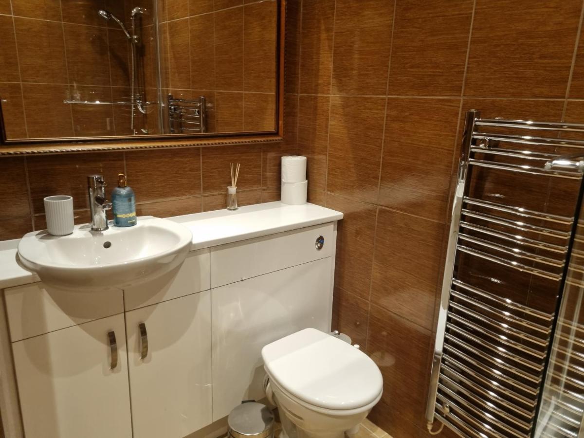 Stunning 2 Bed/2 Bath Flat In Waterloo, London Leilighet Eksteriør bilde