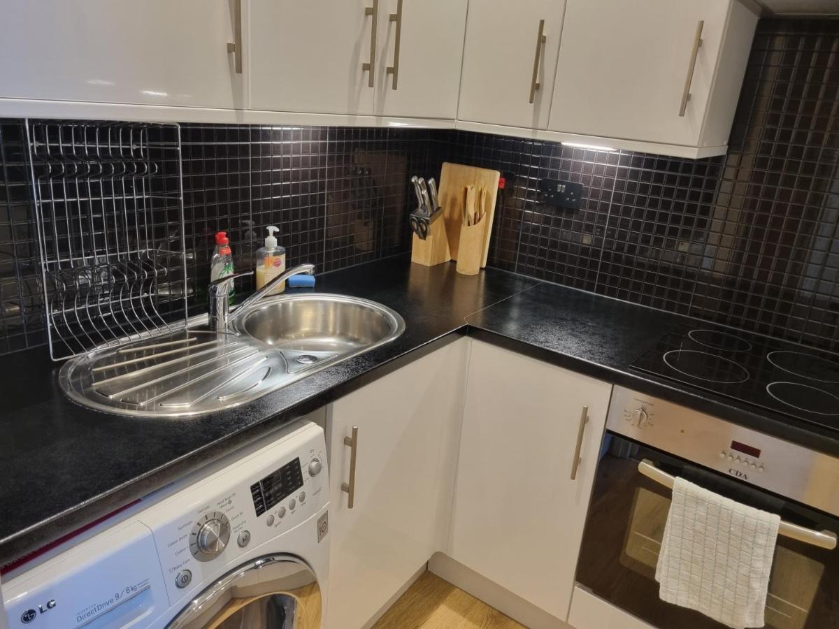 Stunning 2 Bed/2 Bath Flat In Waterloo, London Leilighet Eksteriør bilde